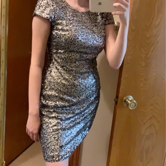 Calvin Klein - Picture 2 of 2